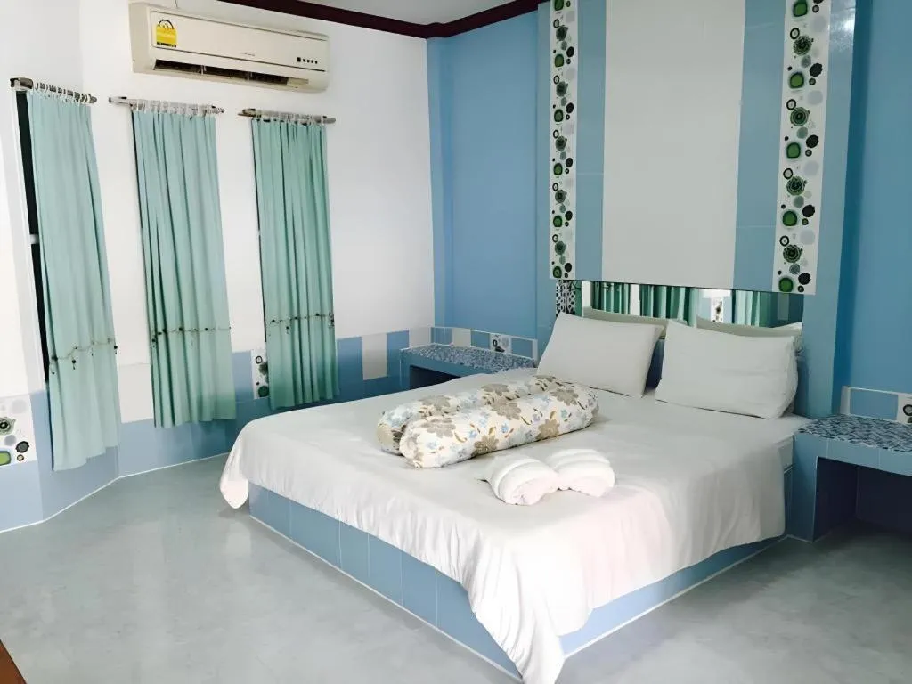 Bed in Saraburi Garden Resort