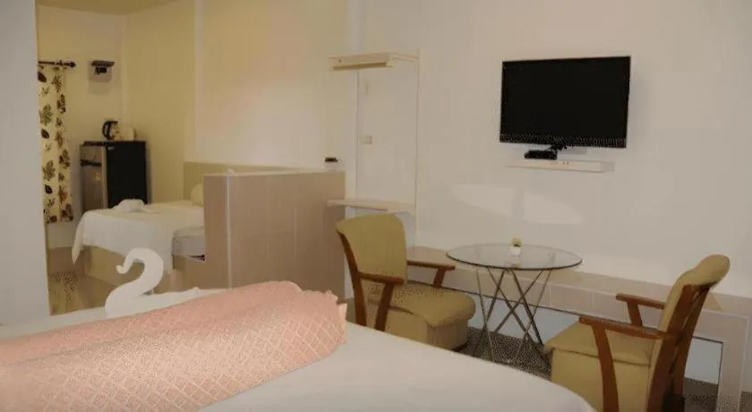 Bed in Saraburi Garden Resort