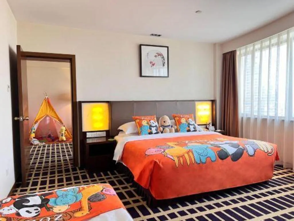 Bed in Kunming Jinjiang Hotel