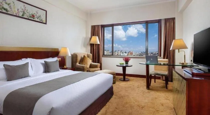 Bed in Kunming Jinjiang Hotel