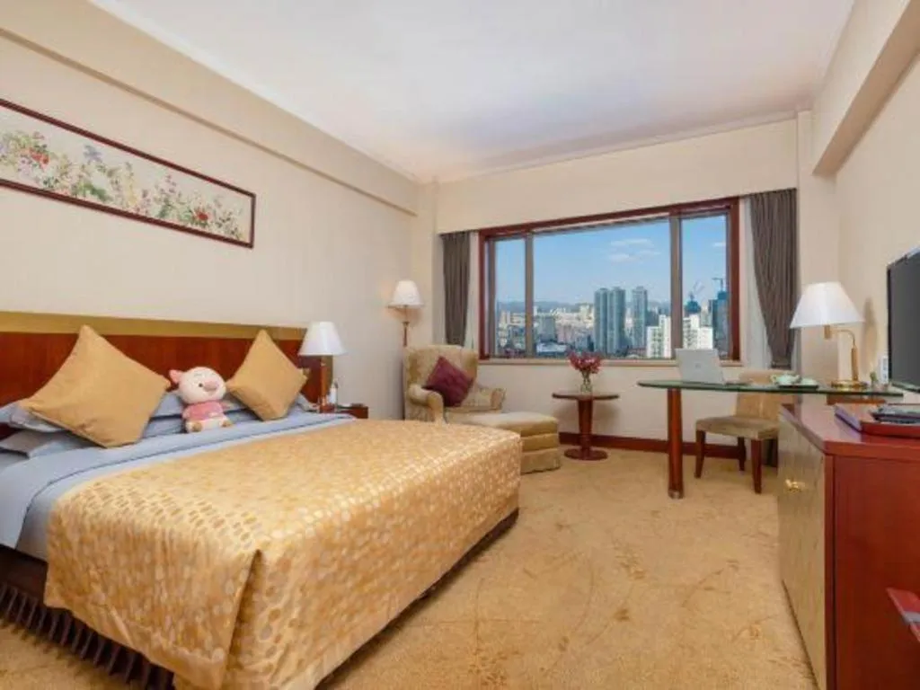 Bed in Kunming Jinjiang Hotel