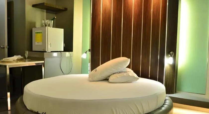 Bed in One Serenata Hotel General Trias