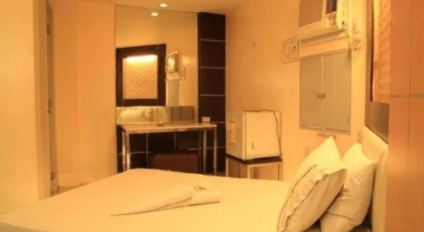 Bed in One Serenata Hotel General Trias