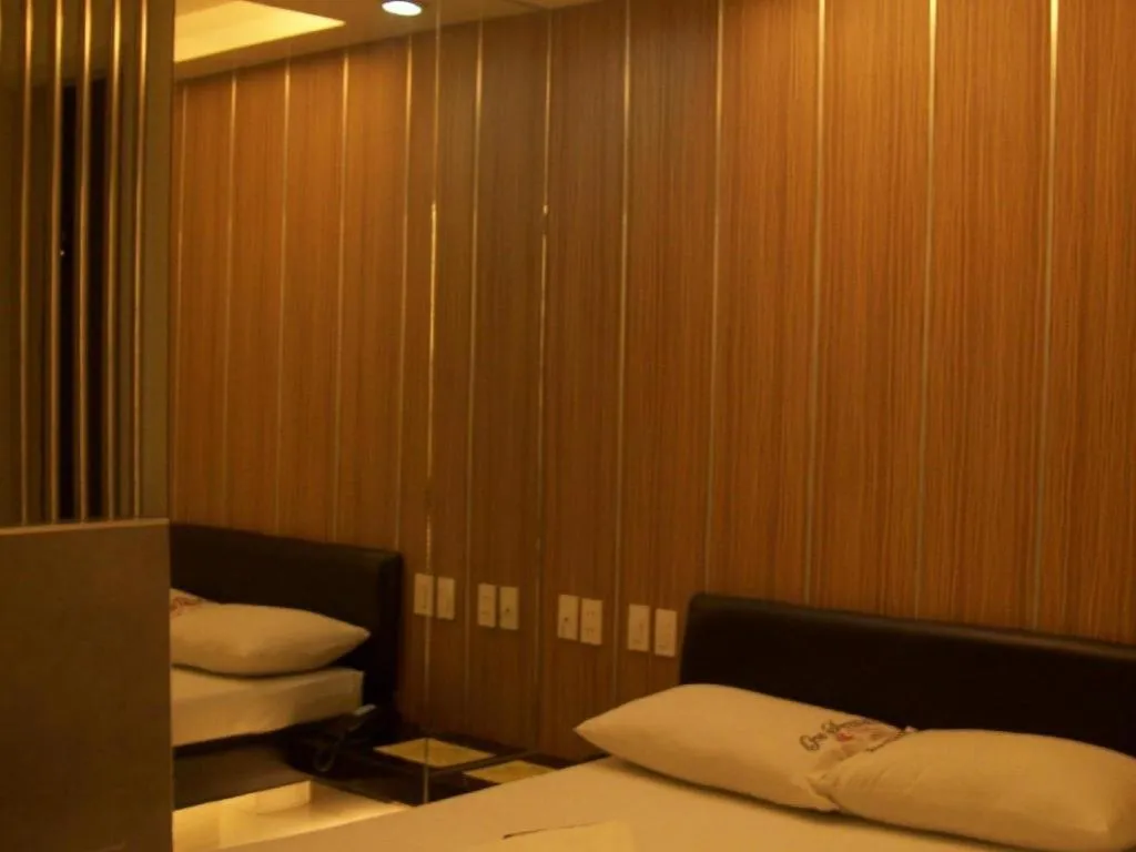 One Serenata Hotel General Trias