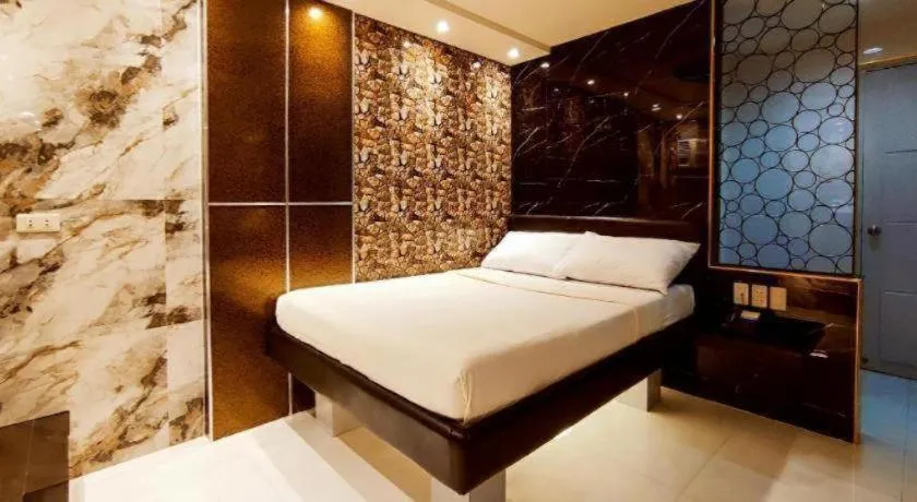 Bed in One Serenata Hotel General Trias