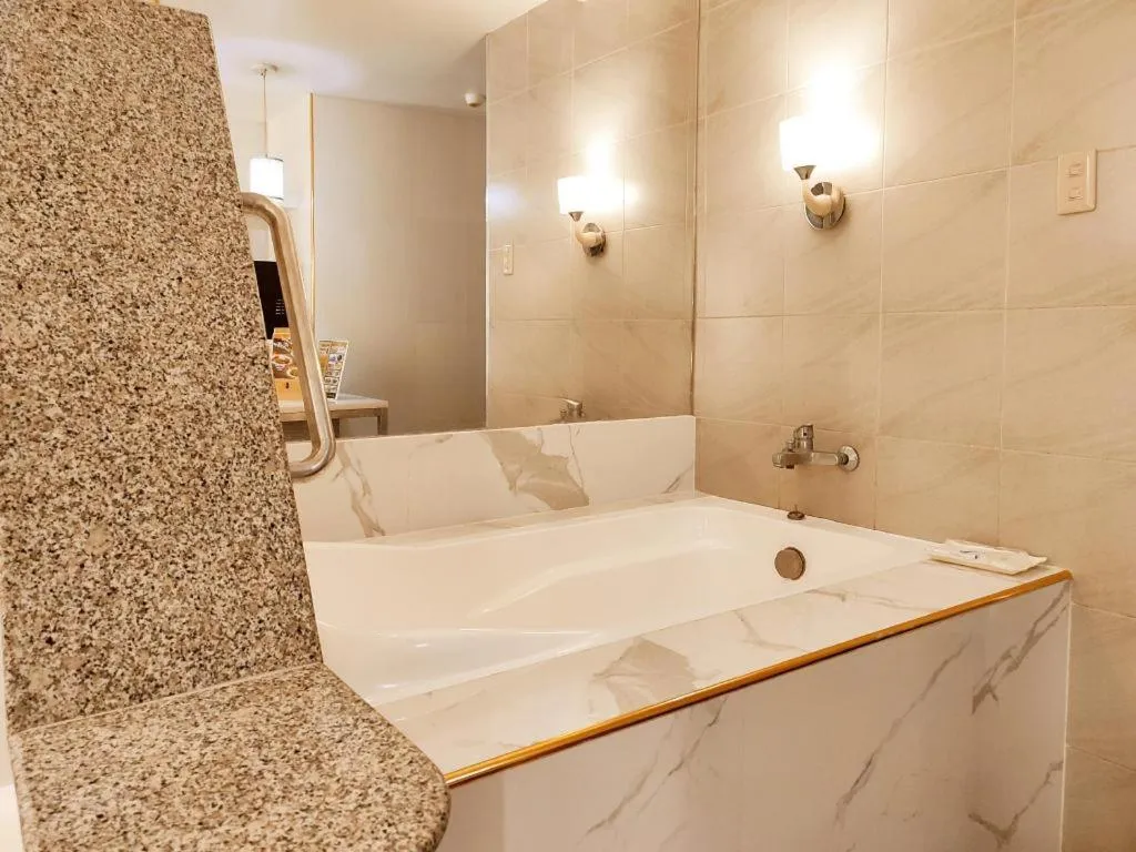 One Serenata Hotel General Trias