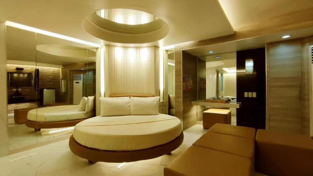 One Serenata Hotel General Trias