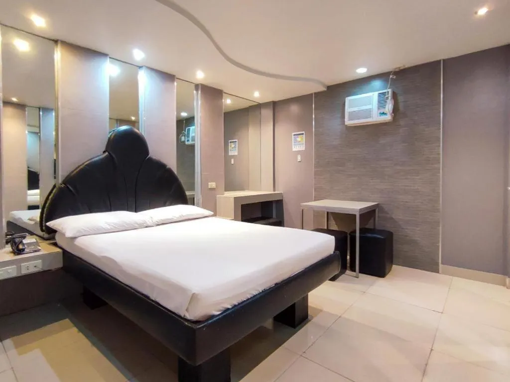 Bed in One Serenata Hotel General Trias