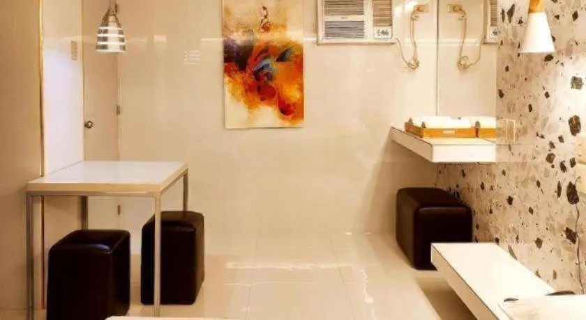 One Serenata Hotel General Trias