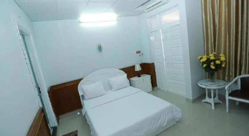 Bed in Thanh Long Hotel