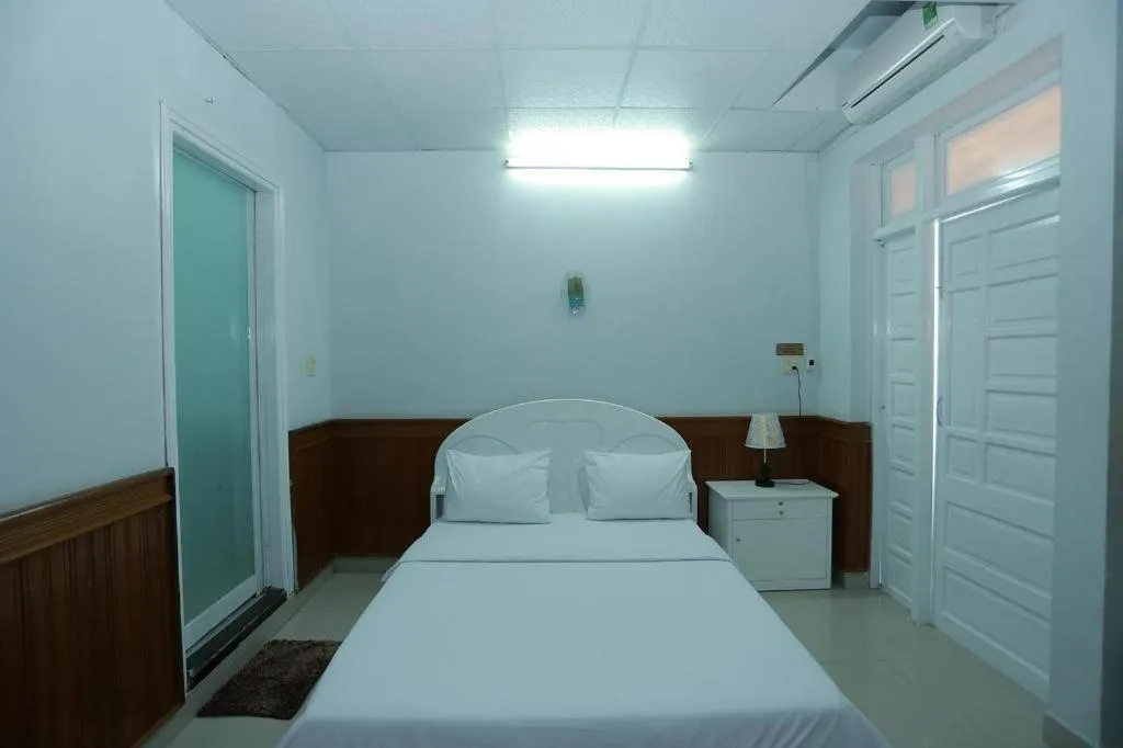 Bed in Thanh Long Hotel