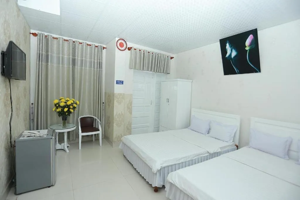 Bed in Thanh Long Hotel