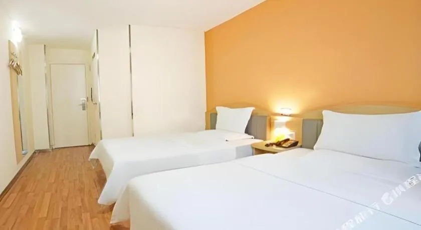 Bed in 7 Days Inn Guangzhou East Station Yantang Tianpingjia Metro Station