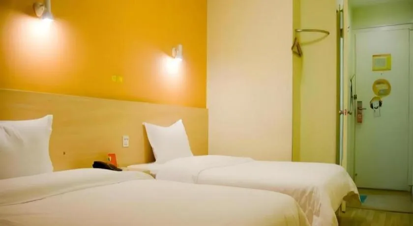 Bed in 7 Days Inn Guangzhou East Station Yantang Tianpingjia Metro Station