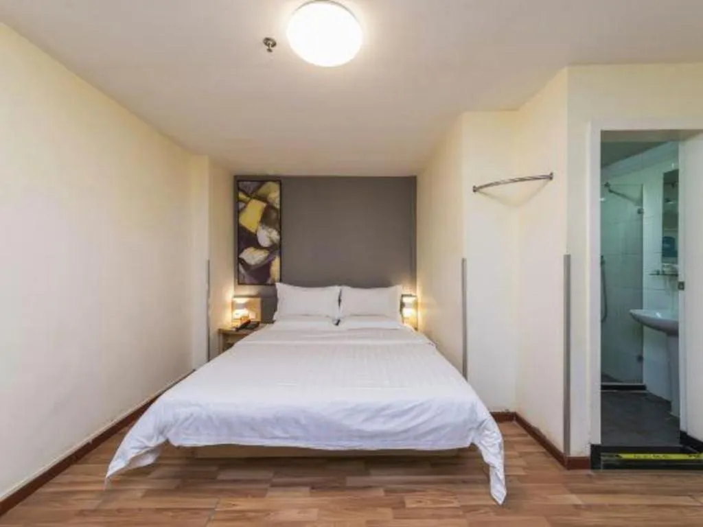 Bed in 7 Days Inn Guangzhou East Station Yantang Tianpingjia Metro Station