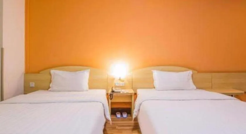 Bed in 7 Days Inn Guangzhou East Station Yantang Tianpingjia Metro Station