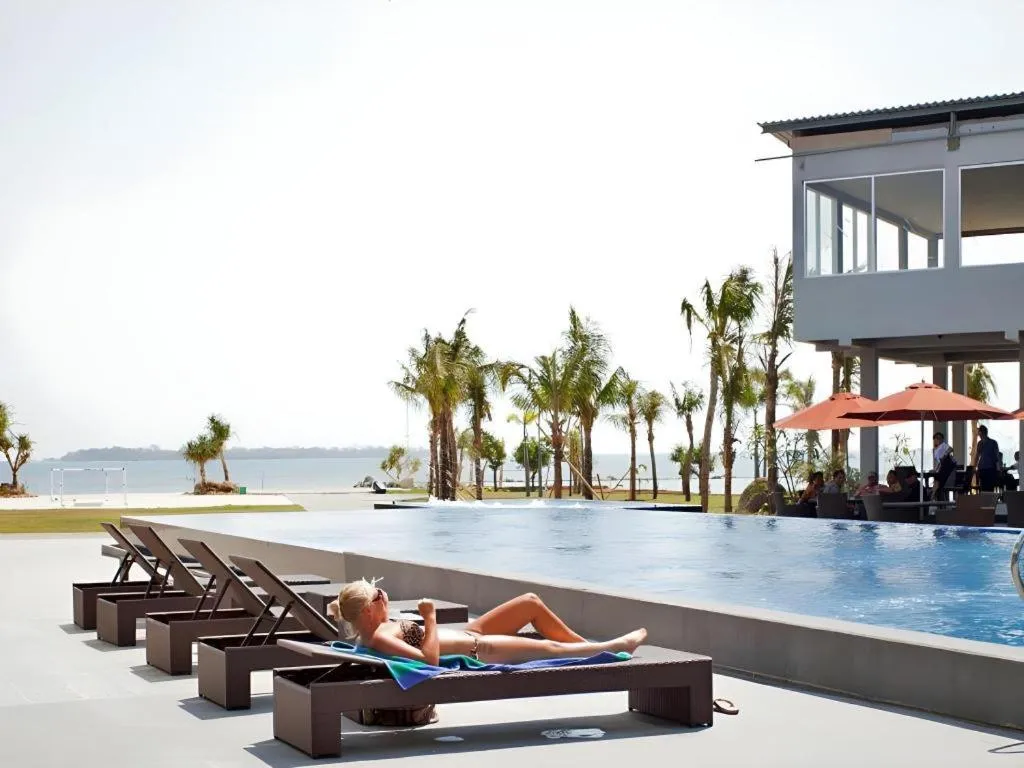 D'Season Premiere Hotel