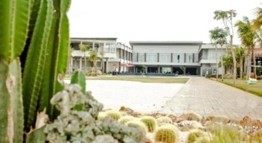 D'Season Premiere Hotel