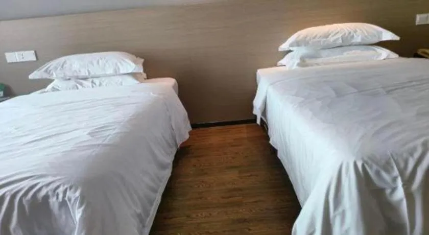 Bed in Grand Nest Hotel (Tang Jia Wan Beach)