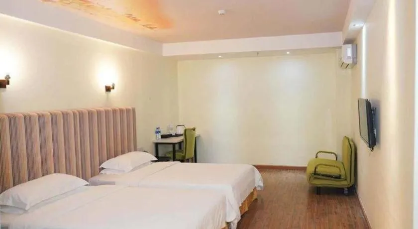 Bed in Grand Nest Hotel (Tang Jia Wan Beach)