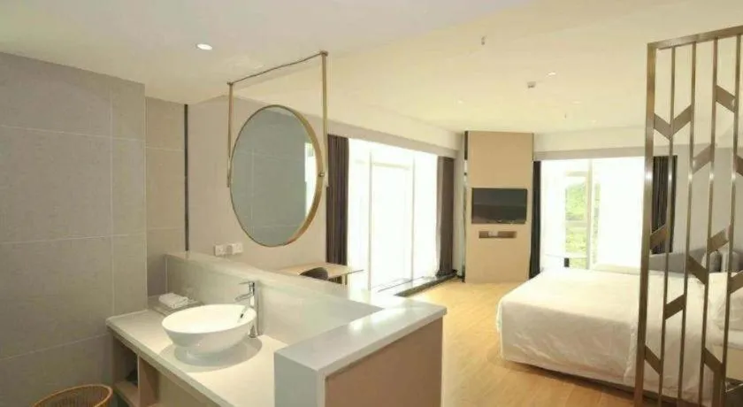 Bed in Grand Nest Hotel (Tang Jia Wan Beach)