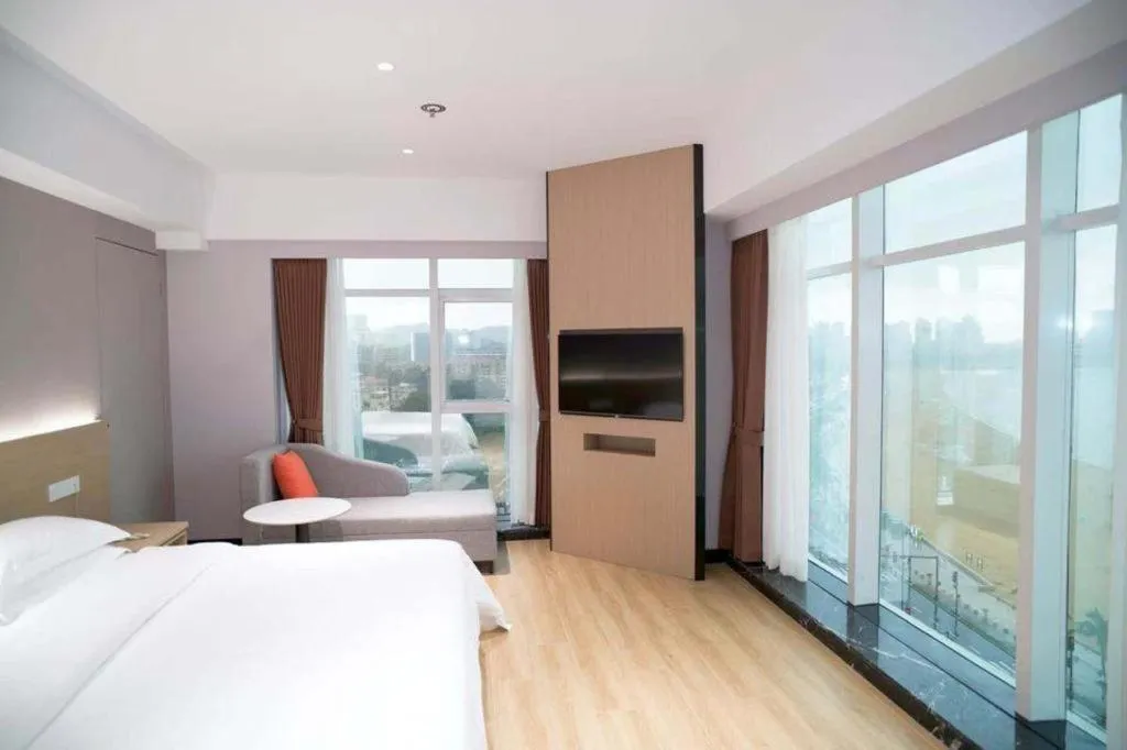 Bed in Grand Nest Hotel (Tang Jia Wan Beach)