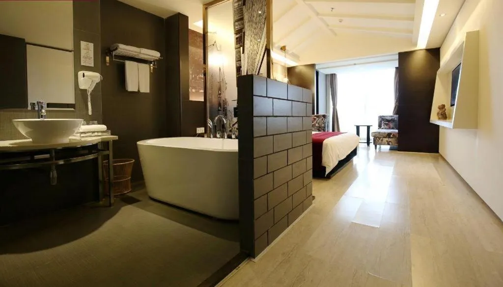 Grand Nest Hotel (Tang Jia Wan Beach)