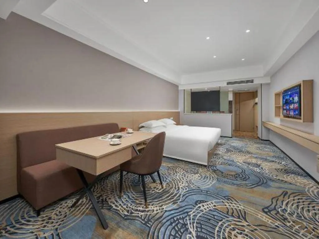 Bed in Grand Nest Hotel (Tang Jia Wan Beach)