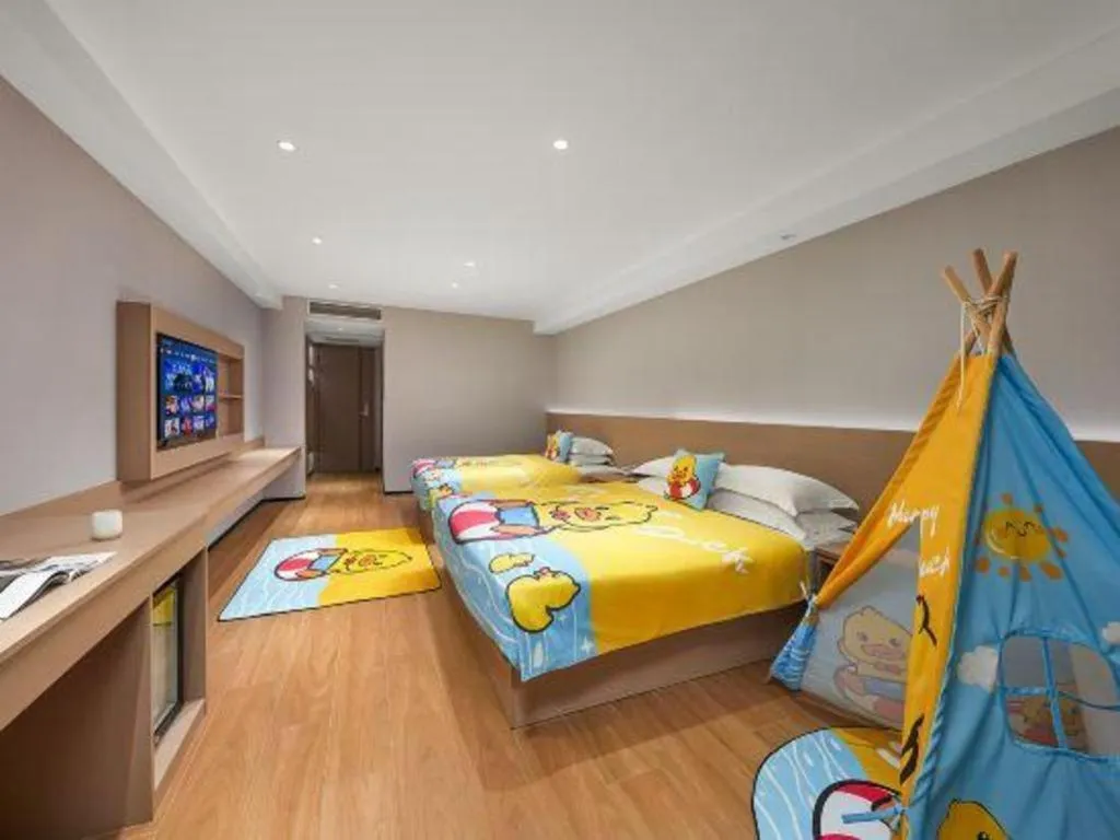 Bed in Grand Nest Hotel (Tang Jia Wan Beach)