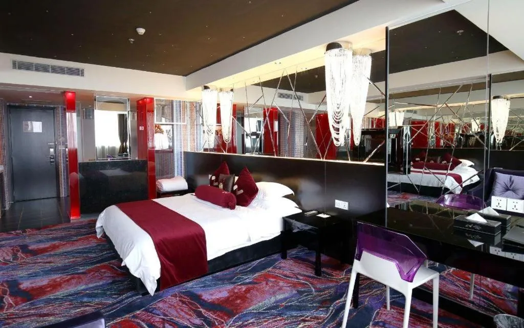 Bed in Grand Nest Hotel (Tang Jia Wan Beach)