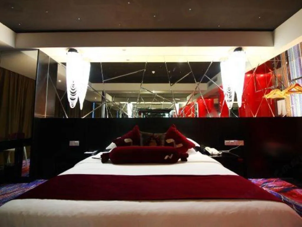 Bed in Grand Nest Hotel (Tang Jia Wan Beach)