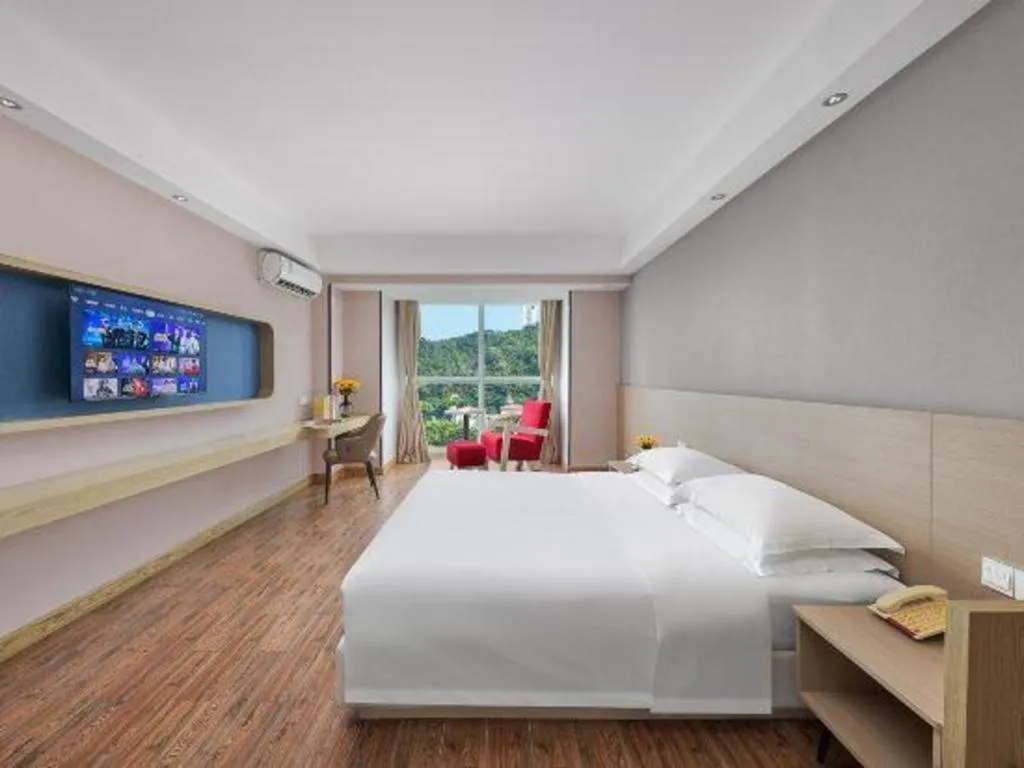 Bed in Grand Nest Hotel (Tang Jia Wan Beach)
