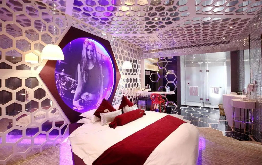 Bed in Grand Nest Hotel (Tang Jia Wan Beach)