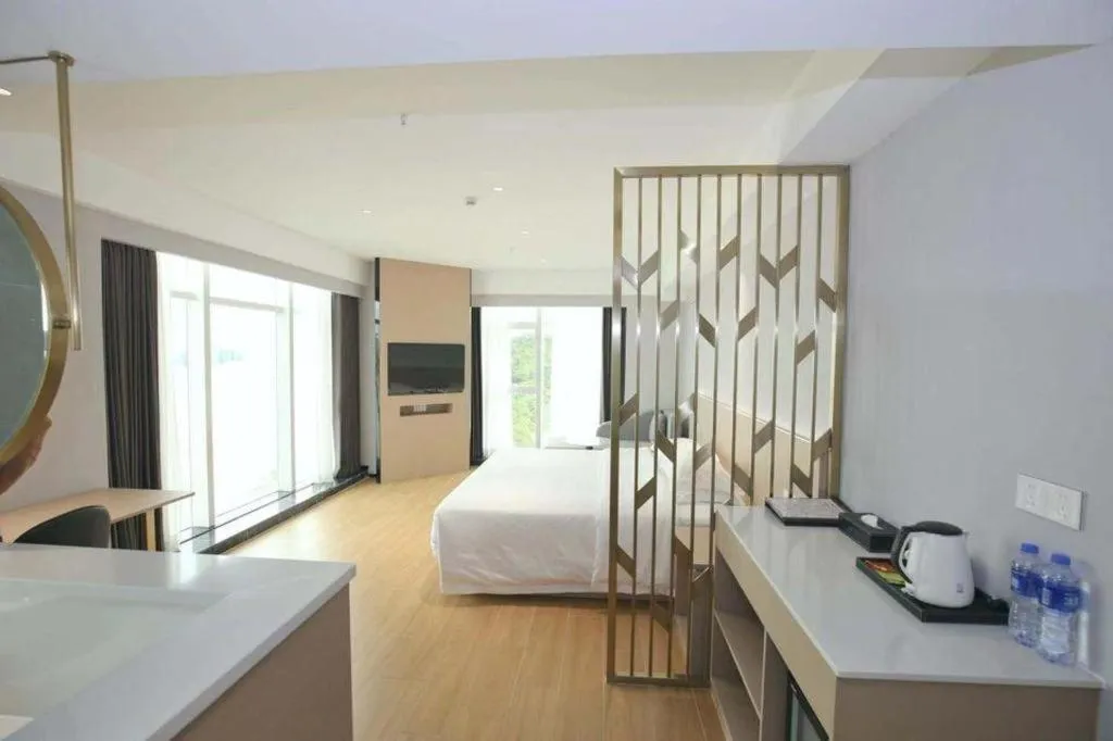 Bed in Grand Nest Hotel (Tang Jia Wan Beach)