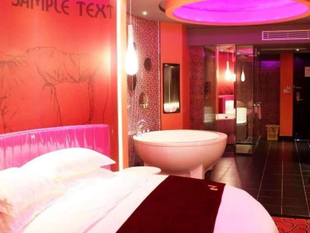 Bed in Grand Nest Hotel (Tang Jia Wan Beach)