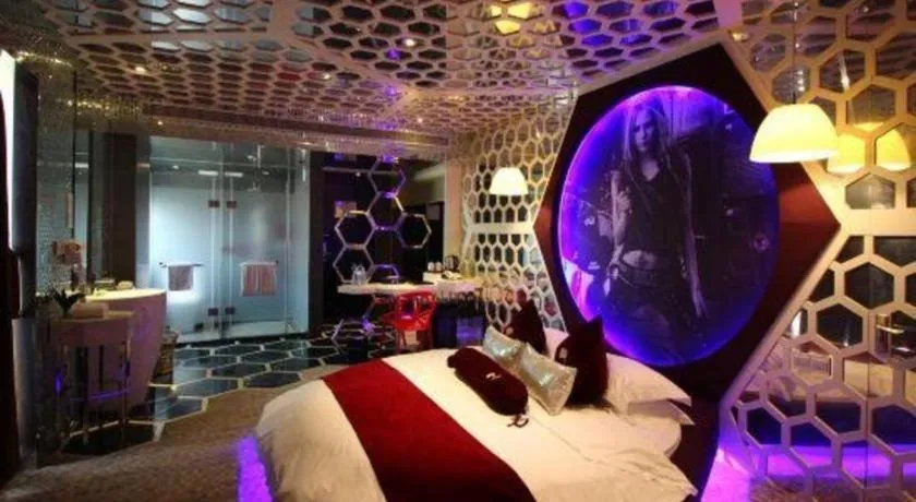 Bed in Grand Nest Hotel (Tang Jia Wan Beach)