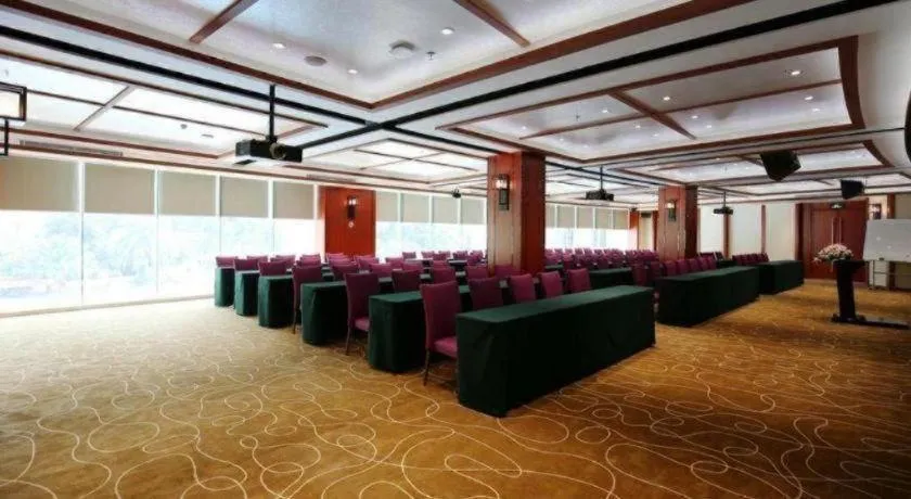 Grand Nest Hotel (Tang Jia Wan Beach)