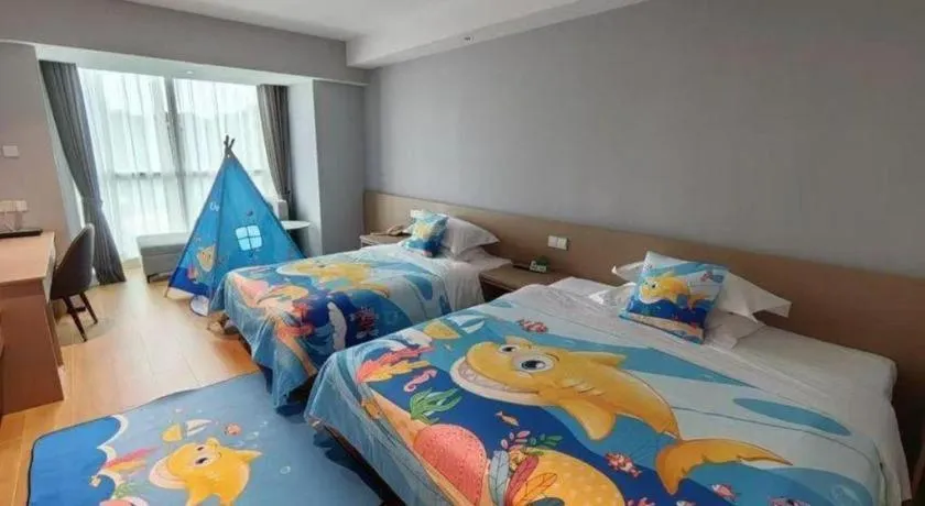 Bed in Grand Nest Hotel (Tang Jia Wan Beach)