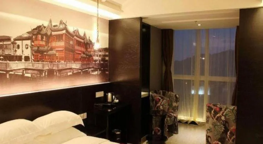 Bed in Grand Nest Hotel (Tang Jia Wan Beach)