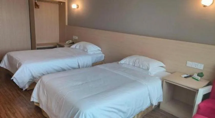 Bed in Grand Nest Hotel (Tang Jia Wan Beach)