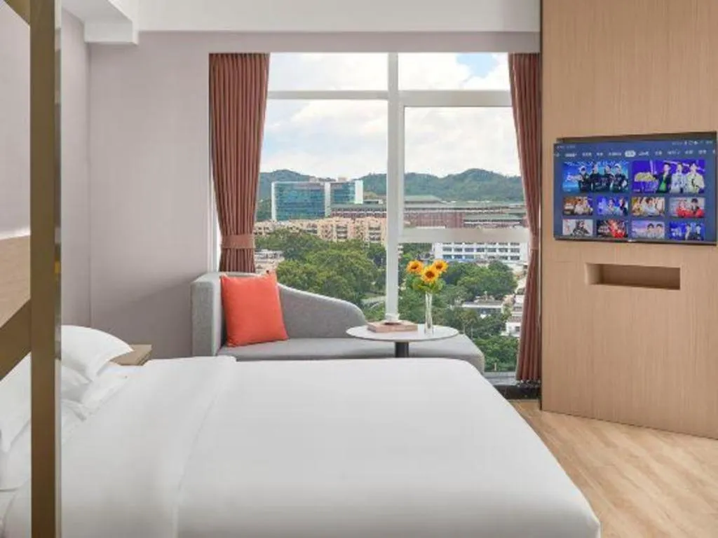 Bed in Grand Nest Hotel (Tang Jia Wan Beach)