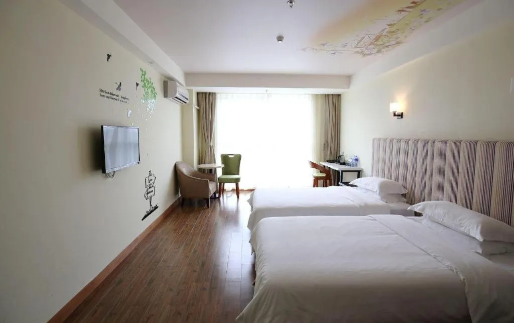 Bed in Grand Nest Hotel (Tang Jia Wan Beach)