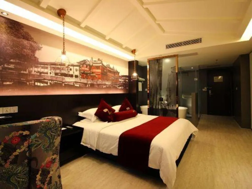 Bed in Grand Nest Hotel (Tang Jia Wan Beach)