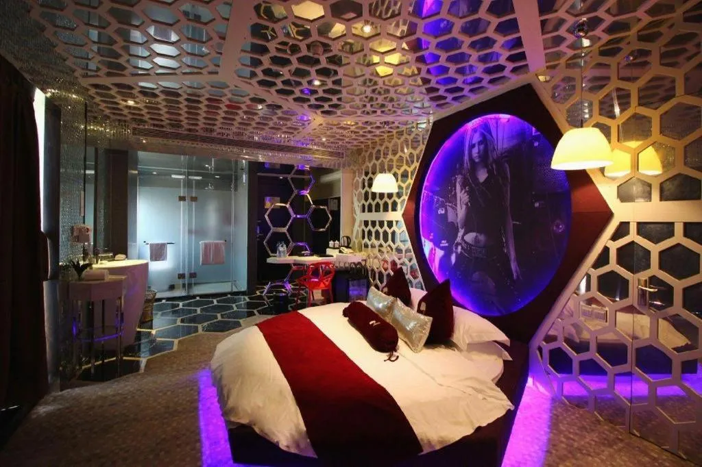 Bed in Grand Nest Hotel (Tang Jia Wan Beach)