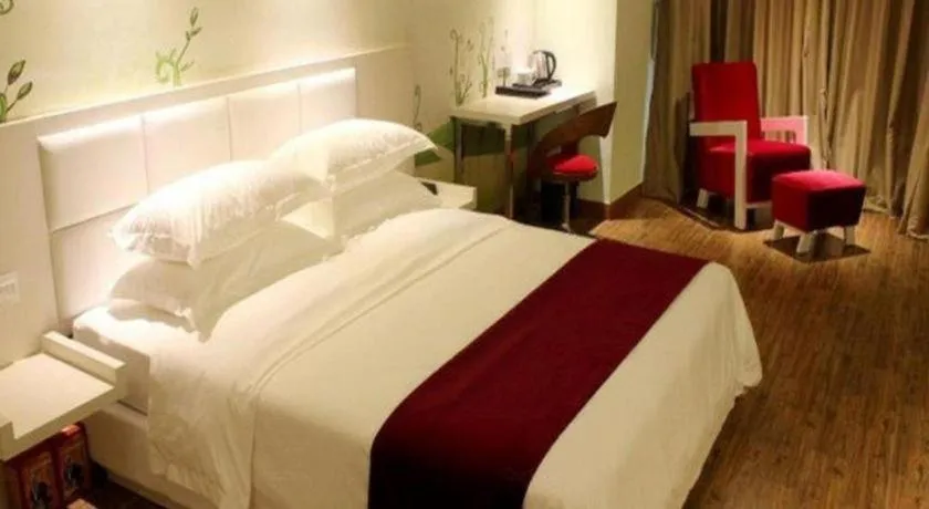 Bed in Grand Nest Hotel (Tang Jia Wan Beach)