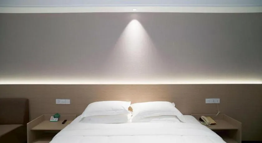 Bed in Grand Nest Hotel (Tang Jia Wan Beach)