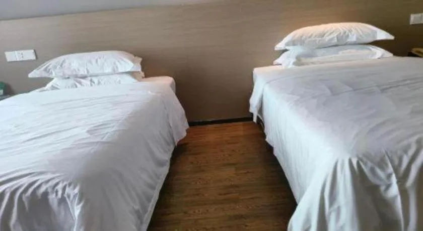 Bed in Grand Nest Hotel (Tang Jia Wan Beach)