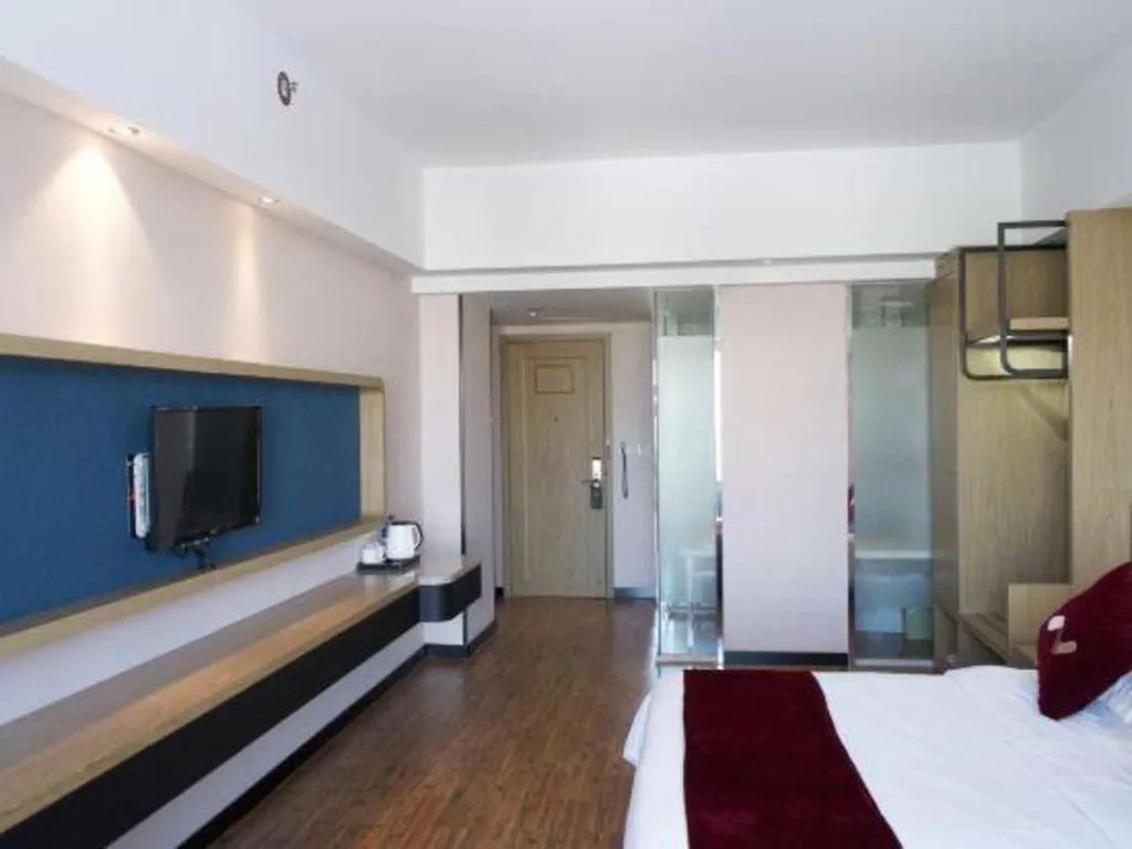 Bed in Grand Nest Hotel (Tang Jia Wan Beach)