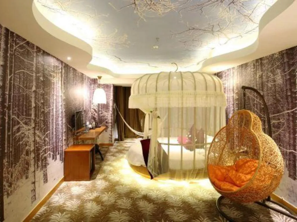 Bed in Grand Nest Hotel (Tang Jia Wan Beach)