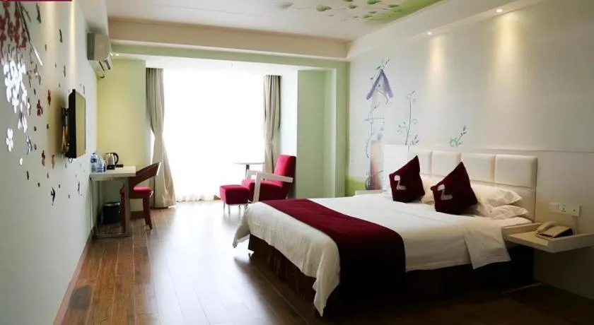 Bed in Grand Nest Hotel (Tang Jia Wan Beach)